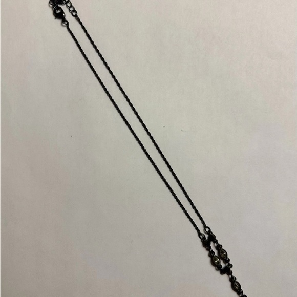 Vintage Necklace: Y-drop design, black chain and crystals (onyx color). EUC. - Picture 8 of 8